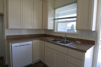 2049 Sierra Way in San Luis Obispo, CA - Building Photo - Building Photo