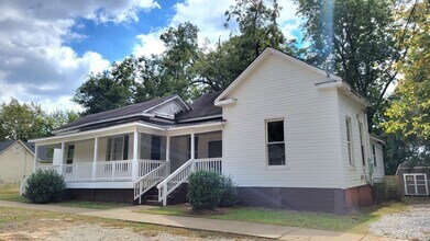 218 W Chappell St in Griffin, GA - Building Photo - Building Photo