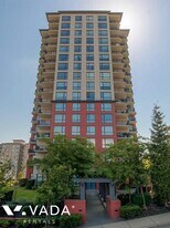 833 Agnes St in New Westminster, BC - Building Photo