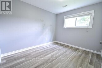 65 Ottaway Ave in Barrie, ON - Building Photo - Building Photo