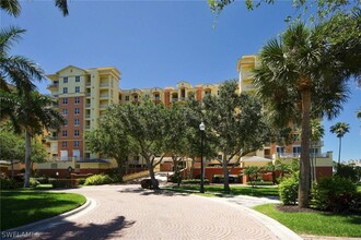 14200 Royal Harbour Ct in Ft. Myers, FL - Foto de edificio - Building Photo