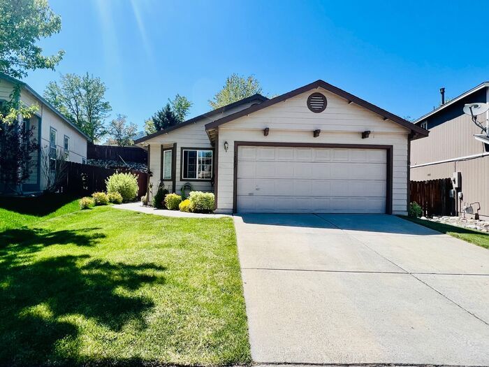1585 Roma Ct in Reno, NV - Building Photo