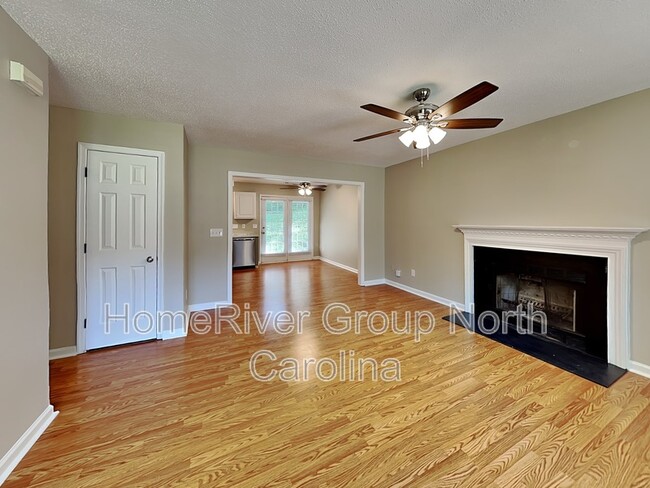 822 Banner Oak Ct in Greensboro, NC - Building Photo - Building Photo
