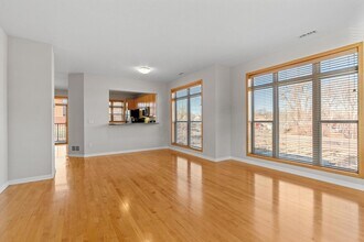 731 Mercer St in St. Paul, MN - Foto de edificio - Building Photo