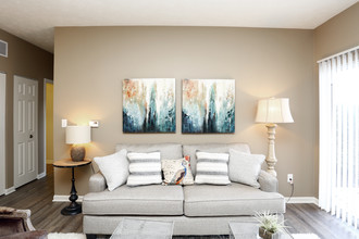 Lakes of Windsor in Indianapolis, IN - Building Photo - Interior Photo