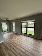3739 Dixie Dr in St. Ann, MO - Foto de edificio - Building Photo