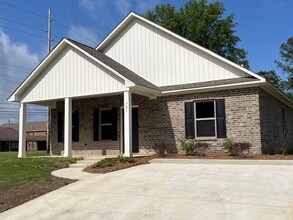 701 George Ave in Tupelo, MS - Foto de edificio - Building Photo