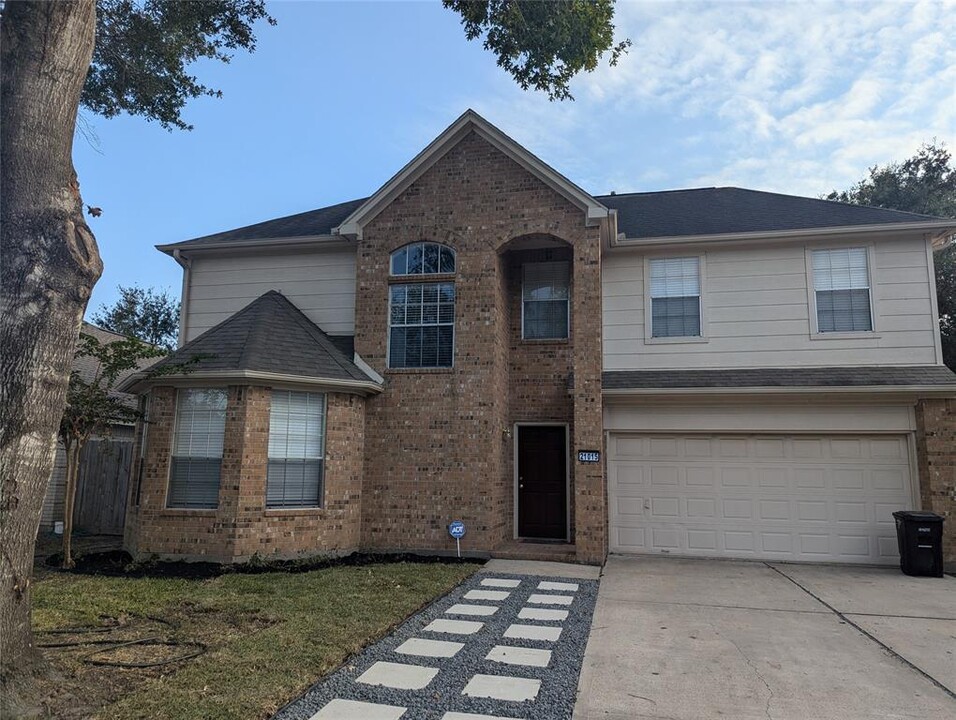 21015 Carmel Valley Dr in Katy, TX - Building Photo