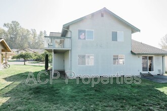 2407 Kentucky St in Bellingham, WA - Building Photo - Building Photo