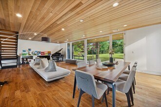 50 Sheldrake Rd in Scarsdale, NY - Building Photo - Building Photo