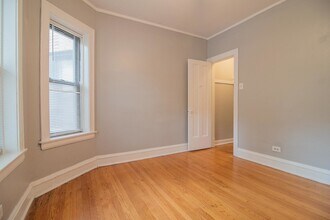 2056 W Arthur Ave in Chicago, IL - Building Photo - Building Photo