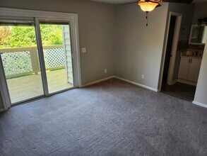 203 Oak Hollow Ct in Raleigh, NC - Building Photo - Building Photo