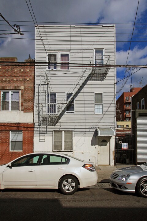 2827 W 15th St in Brooklyn, NY - Foto de edificio