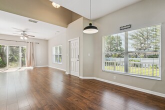 20101 Weeping Laurel Pl in Tampa, FL - Building Photo - Building Photo