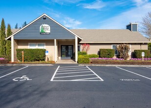 Pioneer Ridge Apartments in Oregon City, OR - Foto de edificio - Building Photo