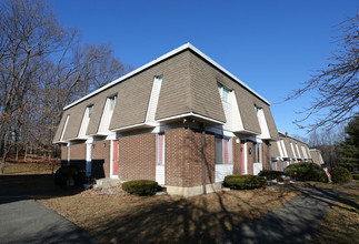 Southwood Apartments in Naugatuck, CT - Building Photo - Building Photo