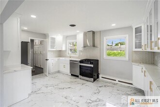 366 Mulier Ave in Piscataway, NJ - Building Photo - Building Photo