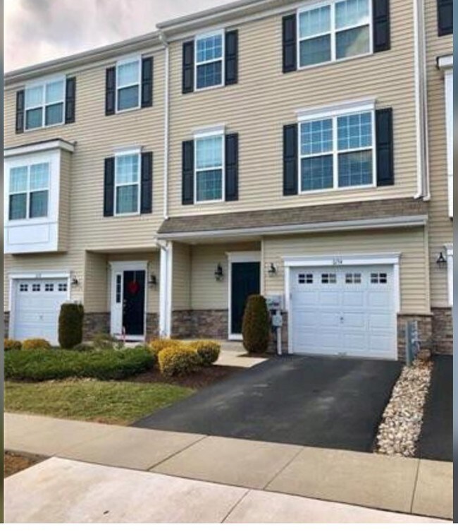 6154 Valley Dr Rentals in Coopersburg, PA