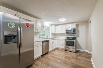 120 E 75th St in Anderson, IN - Building Photo - Building Photo