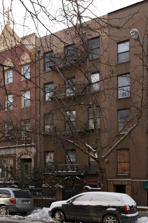 46 St Marks Pl in New York, NY - Building Photo