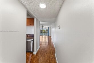 11344 Taft St in Pembroke Pines, FL - Building Photo - Building Photo