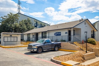 Peaks at Live Oak in San Antonio, TX - Foto de edificio - Building Photo