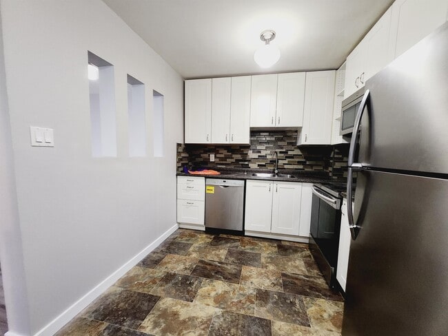 405 Willow Ct NW in Edmonton, AB - Building Photo - Building Photo