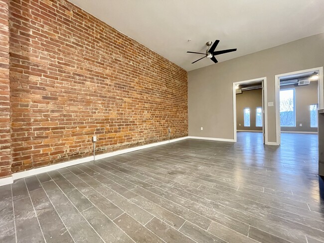 315 E Water St in Elmira, NY - Foto de edificio - Building Photo