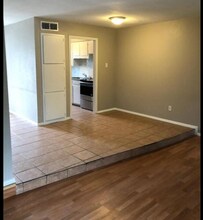 3009 Las Vegas Trl, Unit D in Fort Worth, TX - Building Photo - Building Photo