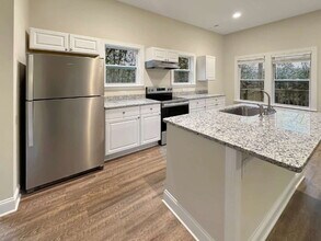 3853 Honeysuckle Rd in Gainesville, GA - Building Photo - Building Photo