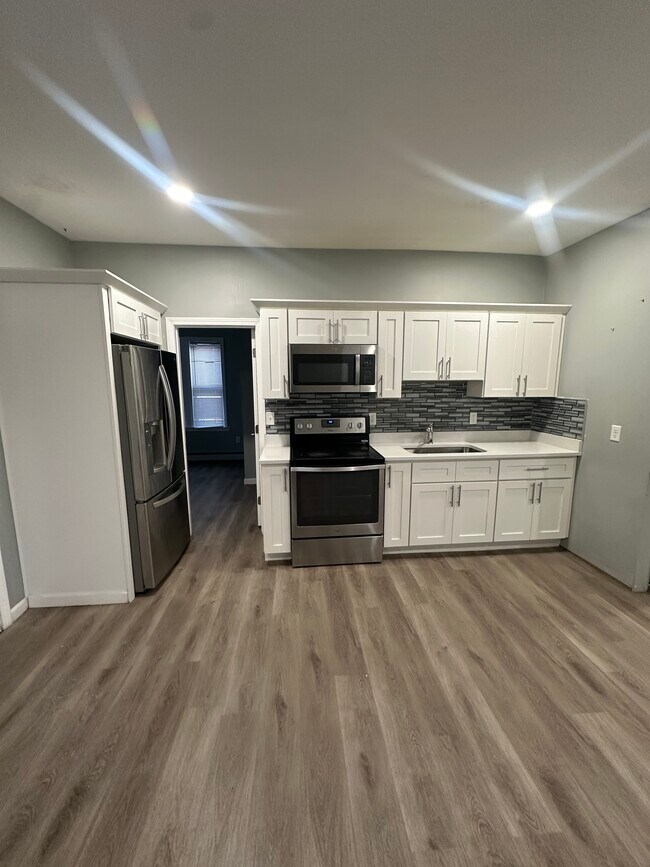 406 Cahill St, Unit 1 in Providence, RI - Building Photo - Building Photo