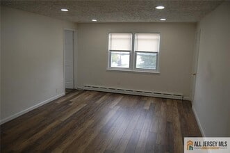 57 Avenel St in Woodbridge Township, NJ - Building Photo - Building Photo