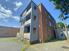 217-219 High St in New Britain, CT - Building Photo - Building Photo