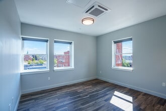 Trade Center Apartments in Manchester, NH - Building Photo - Interior Photo