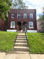 6704-6706-6706 Idaho Ave in St. Louis, MO - Building Photo
