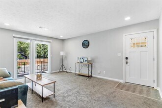 1701 Hawthorne Ave in College Park, GA - Foto de edificio - Building Photo