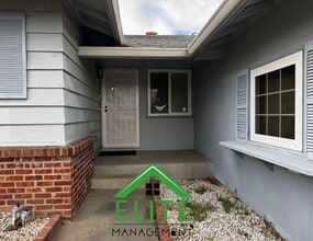 1949 Newport Ave in Sacramento, CA - Building Photo - Building Photo