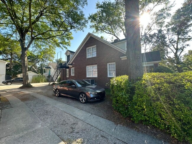 528 Savannah Hwy in Charleston, SC - Building Photo - Building Photo