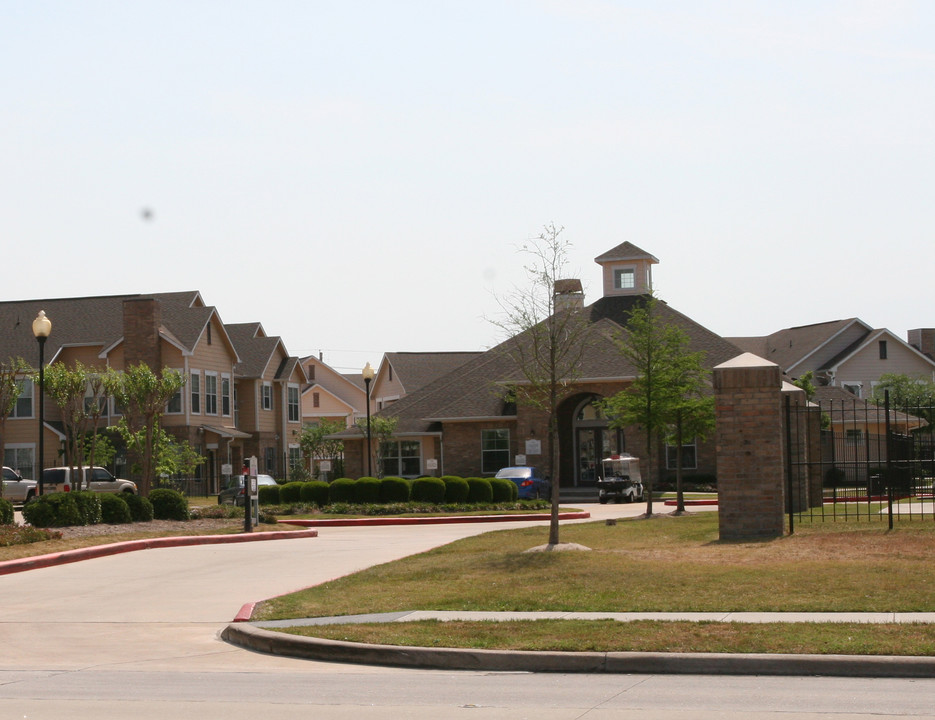 Park at Kirkstall in Houston, TX - Building Photo