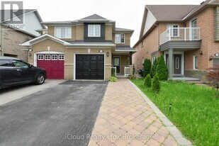 3838 Manatee Way in Mississauga, ON - Building Photo