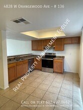 4828 W Orangewood Ave, Unit # 136 in Glendale, AZ - Foto de edificio - Building Photo