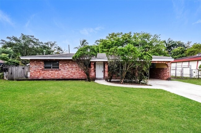 property at 830 E Evanston Cir