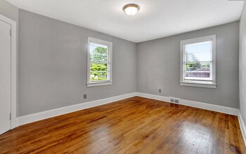 34 Mayfair Ln in Greenville, SC - Foto de edificio - Building Photo