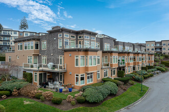 Point Edwards Condominiums in Edmonds, WA - Building Photo - Building Photo