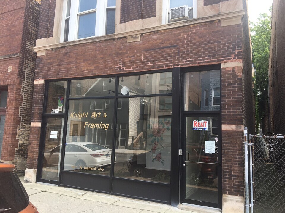 1911 W Belmont Ave in Chicago, IL - Building Photo