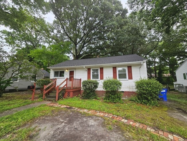 property at 701 Dudley Ave