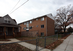 6117 Clay St NE in Washington, DC - Building Photo