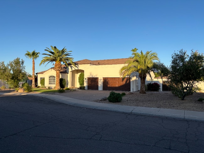 12424 N 90th Pl in Scottsdale, AZ - Foto de edificio - Building Photo