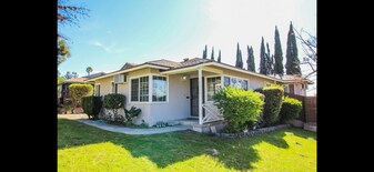 9966 Glencrest Cir in Burbank, CA - Building Photo