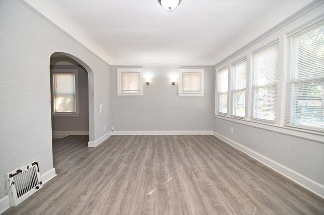 23304 Cayuga Ave in Hazel Park, MI - Building Photo - Building Photo